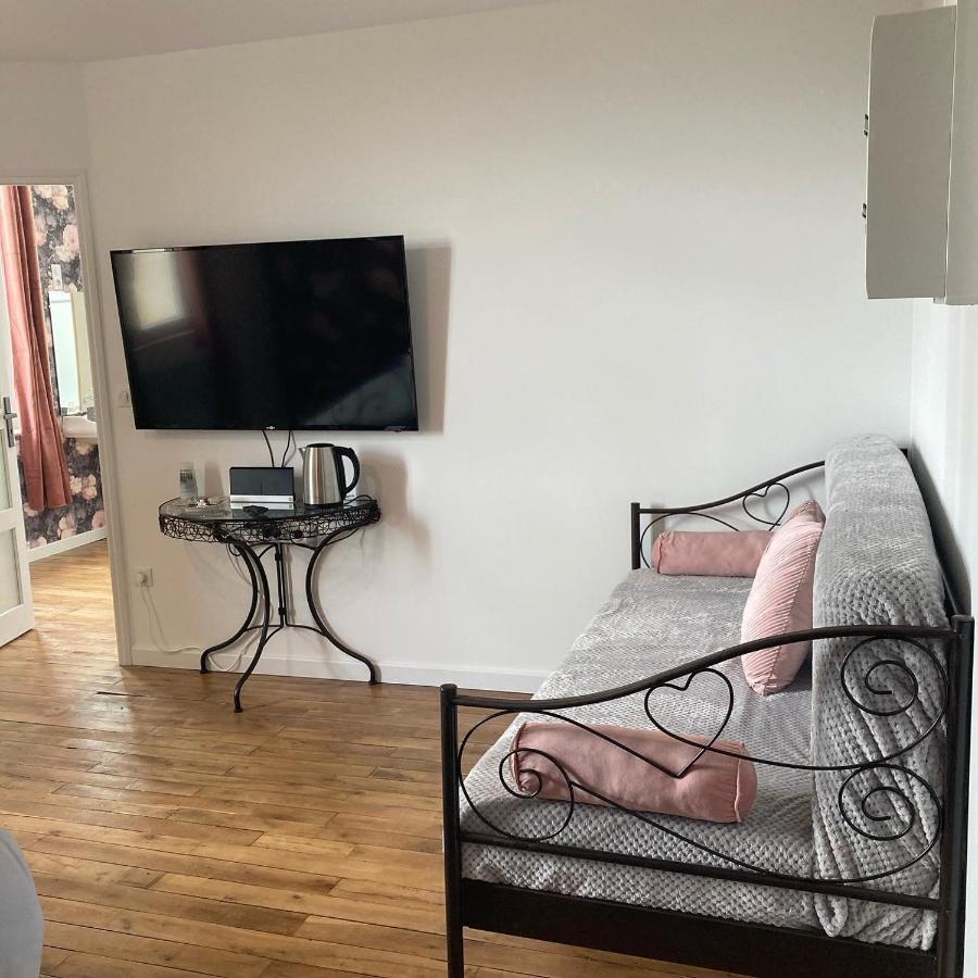 Chateau De La Bouchatte Chambre Les Roses Chazemais Kültér fotó