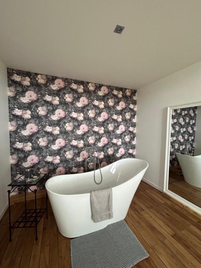 Chateau De La Bouchatte Chambre Les Roses Chazemais Kültér fotó